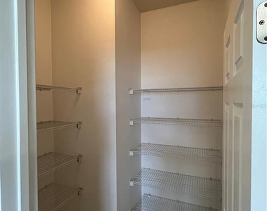 101 Hagge Drive - Photo Thumbnail 12