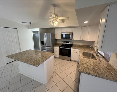 2093 Rio De Janeiro Avenue - Photo Thumbnail 4