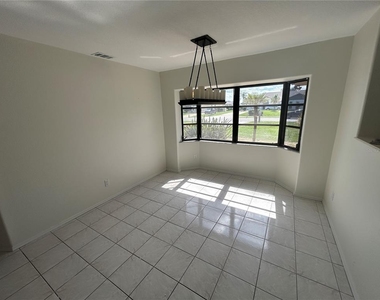 2093 Rio De Janeiro Avenue - Photo Thumbnail 6