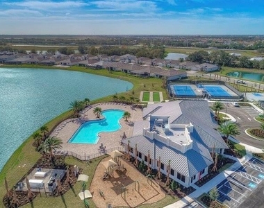 17212 Blue Ridge Place - Photo Thumbnail 14
