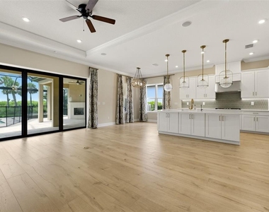 7708 Moonbeam Avenue - Photo Thumbnail 11