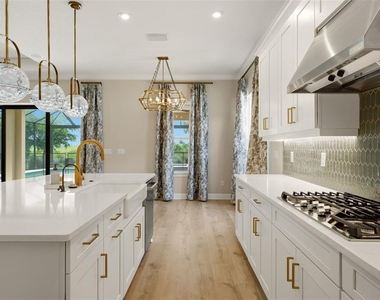 7708 Moonbeam Avenue - Photo Thumbnail 17