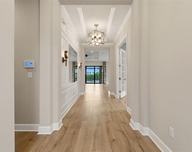 7708 Moonbeam Avenue - Photo Thumbnail 3