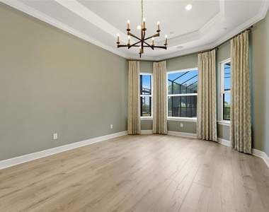 7708 Moonbeam Avenue - Photo Thumbnail 18