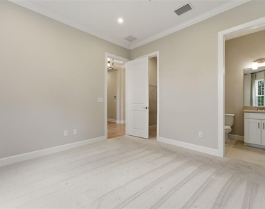 7708 Moonbeam Avenue - Photo Thumbnail 25