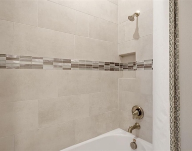 7708 Moonbeam Avenue - Photo Thumbnail 31