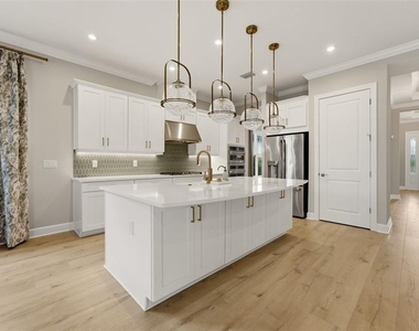 7708 Moonbeam Avenue - Photo Thumbnail 15