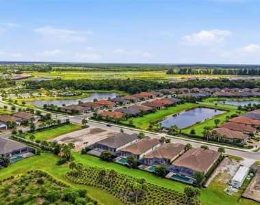 7708 Moonbeam Avenue - Photo Thumbnail 47