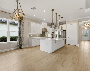 7708 Moonbeam Avenue - Photo Thumbnail 12