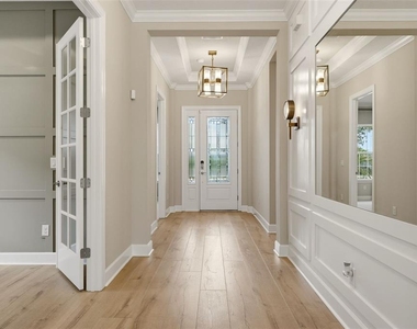 7708 Moonbeam Avenue - Photo Thumbnail 5
