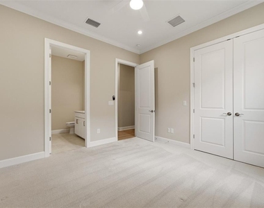 7708 Moonbeam Avenue - Photo Thumbnail 29
