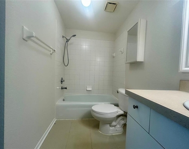 5310 26th Street W - Photo Thumbnail 12