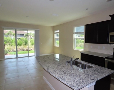 8725 Daydream Street - Photo Thumbnail 9
