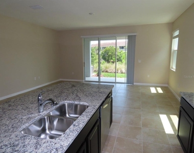 8725 Daydream Street - Photo Thumbnail 10