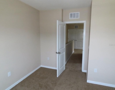 8725 Daydream Street - Photo Thumbnail 17