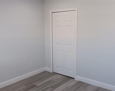 14506 S Tamiami Trail - Photo Thumbnail 9