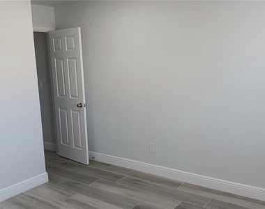 14506 S Tamiami Trail - Photo Thumbnail 8