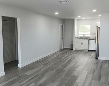 14506 S Tamiami Trail - Photo Thumbnail 4