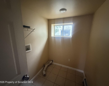 1409 Sanderson Avenue - Photo Thumbnail 8