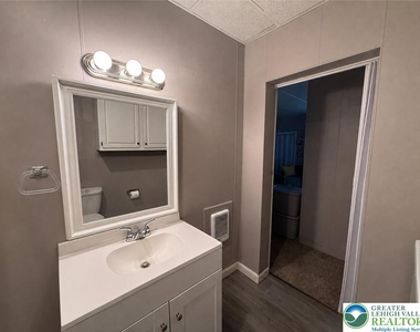 421 North Street - Photo Thumbnail 9