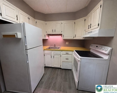 421 North Street - Photo Thumbnail 5