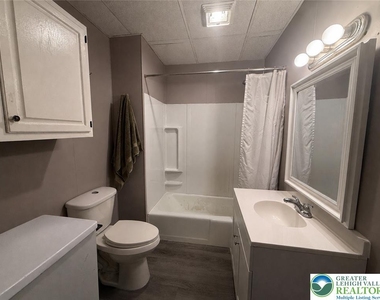 421 North Street - Photo Thumbnail 8