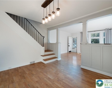 718 N New Street - Photo Thumbnail 5