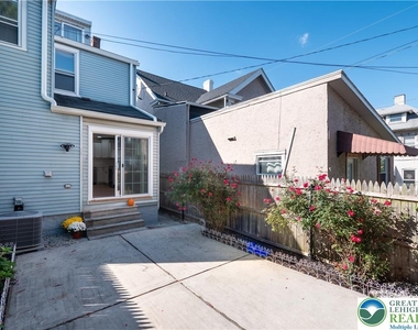 718 N New Street - Photo Thumbnail 24