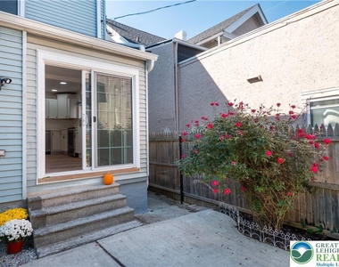 718 N New Street - Photo Thumbnail 22