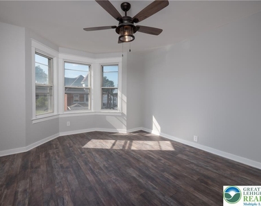 718 N New Street - Photo Thumbnail 16