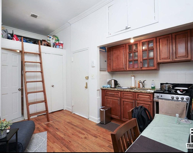  West 22nd Street - Photo Thumbnail 3