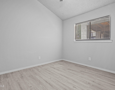 10720 Chert Street - Photo Thumbnail 24