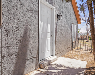 10720 Chert Street - Photo Thumbnail 4