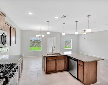 12661 Kingsbury Avenue - Photo Thumbnail 4