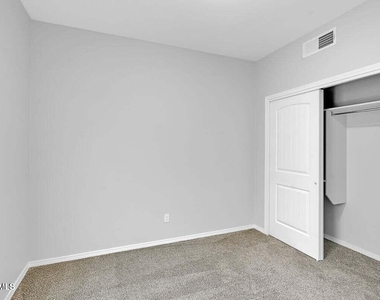 12661 Kingsbury Avenue - Photo Thumbnail 10