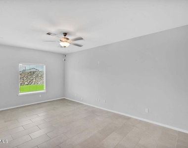 12661 Kingsbury Avenue - Photo Thumbnail 5