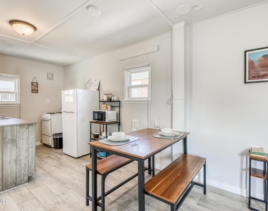 2729 Pershing Drive - Photo Thumbnail 8