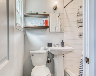 2729 Pershing Drive - Photo Thumbnail 17