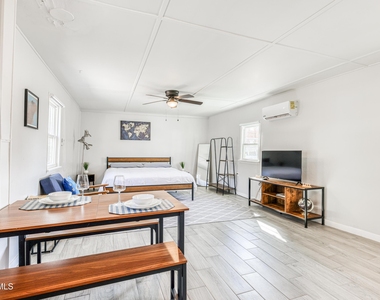 2729 Pershing Drive - Photo Thumbnail 5