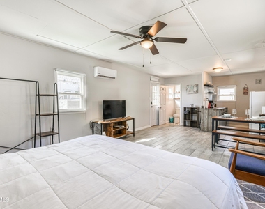 2729 Pershing Drive - Photo Thumbnail 11