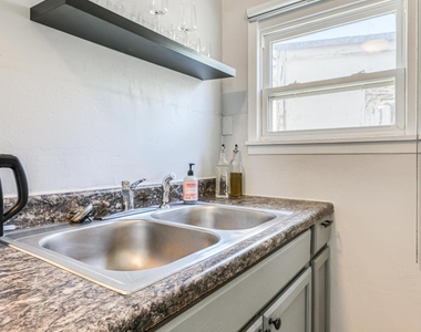 2729 Pershing Drive - Photo Thumbnail 15