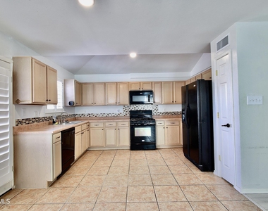 12229 Kingsgate Court - Photo Thumbnail 20