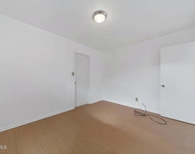 7632 Franklin Drive - Photo Thumbnail 8