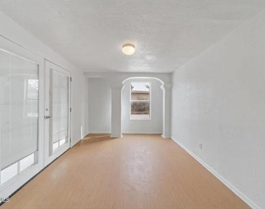 7632 Franklin Drive - Photo Thumbnail 3