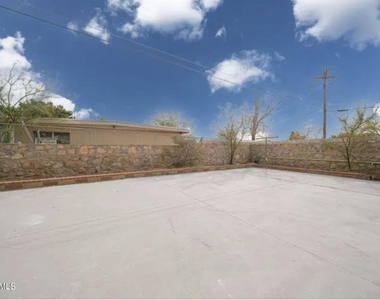 7632 Franklin Drive - Photo Thumbnail 7