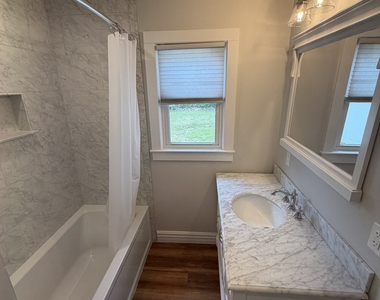 210 North Cherry Street - Photo Thumbnail 5