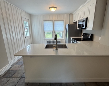 210 North Cherry Street - Photo Thumbnail 4