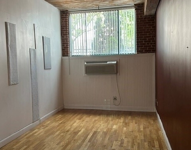 390 Charles Street - Photo Thumbnail 8