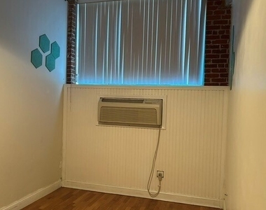 390 Charles Street - Photo Thumbnail 11