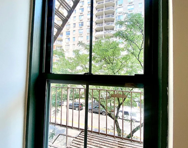 East 79th Street and East End Avenue - Photo Thumbnail 5